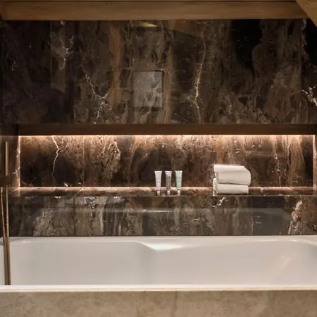 لودج بارك 5*