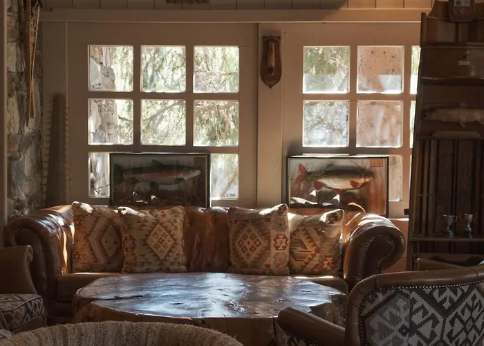 Park מלון מגב